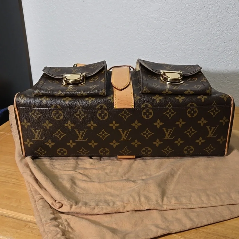 Louis Vuitton Monogram Manhattan GM